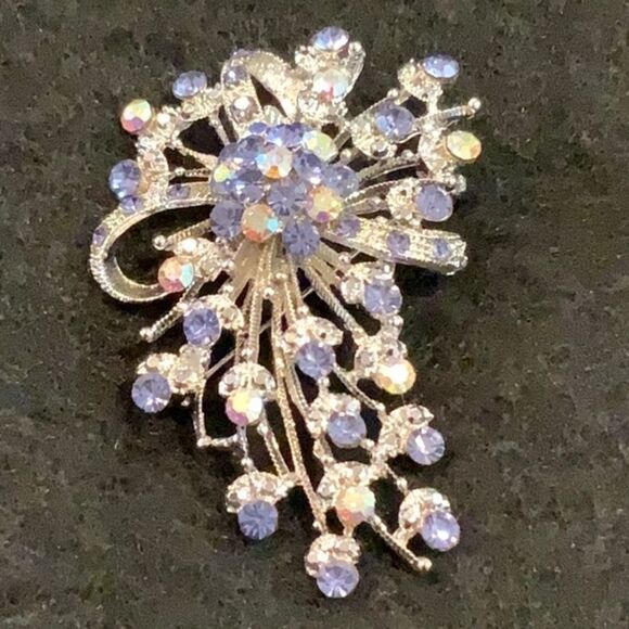 Beautiful pin/broach - Picture 1 of 3